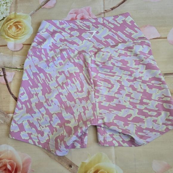 Gymshark pink sorbet print shorts - Picture 3 of 9